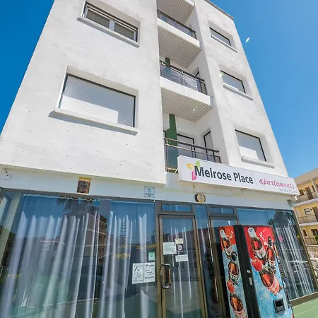 Apartment Ar Melrose Place