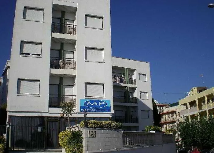 Ar Melrose Place